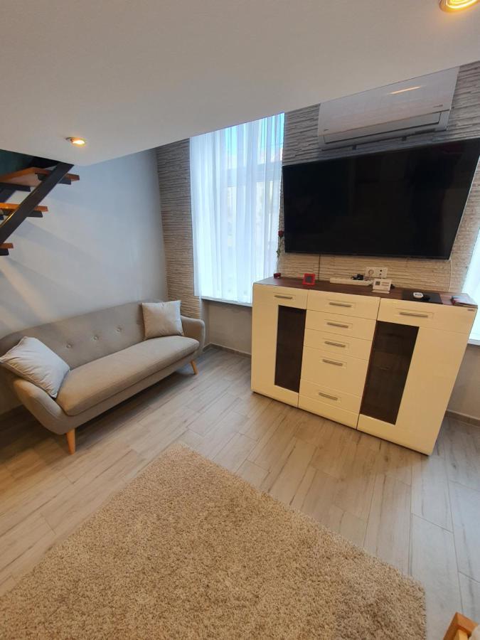 Belvárosi Exkluzív Loft Debrecen Esterno foto