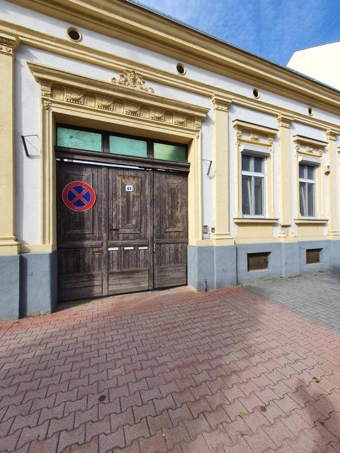Belvárosi Exkluzív Loft Debrecen Esterno foto